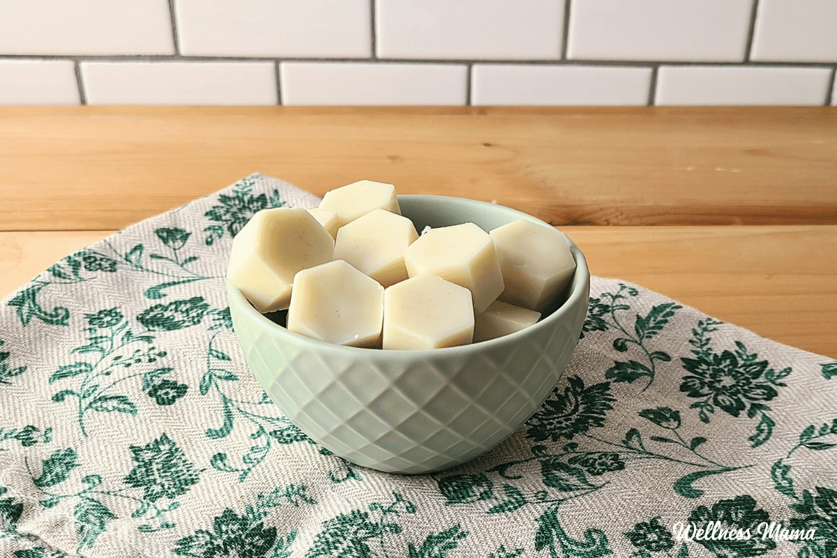 DIY Wax Melts With Necessary Oils